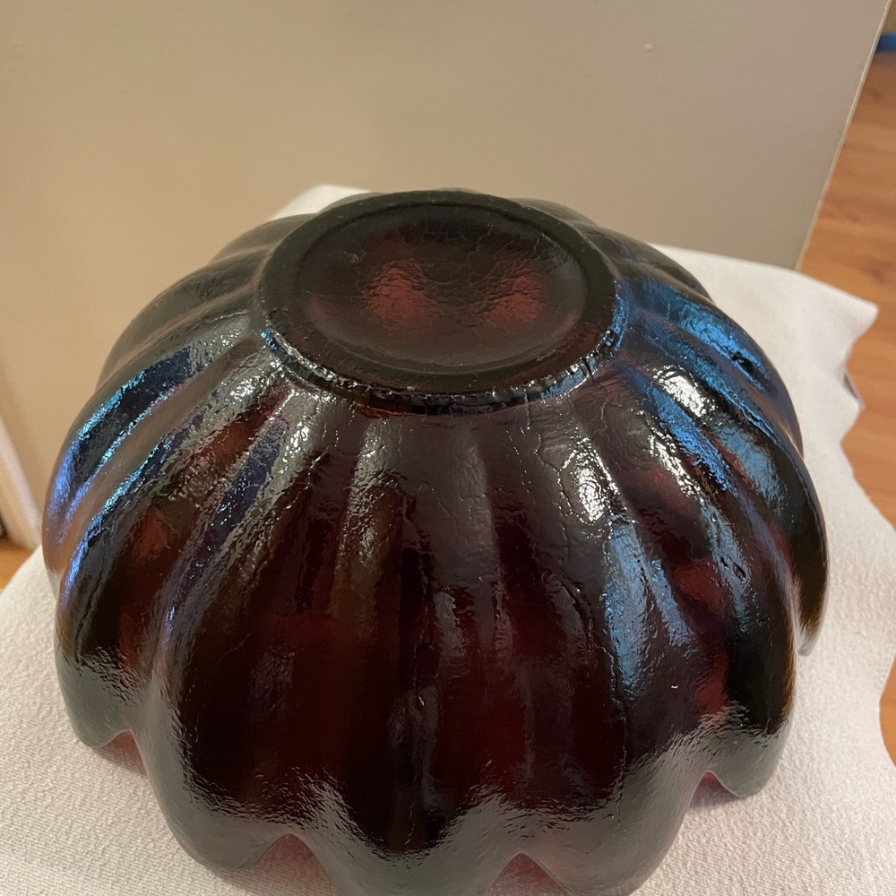 BLENKO GLASS   Blenko Amethyst Lotus Flower bowl.  Purple Scalloped Glass Bowl. - Picture 4 of 8